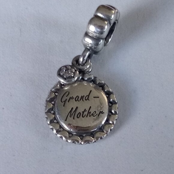Authentic Pandora Moments Grand Mother Charm/Bead Silver 925 ALE 791128CZ - Picture 3 of 4